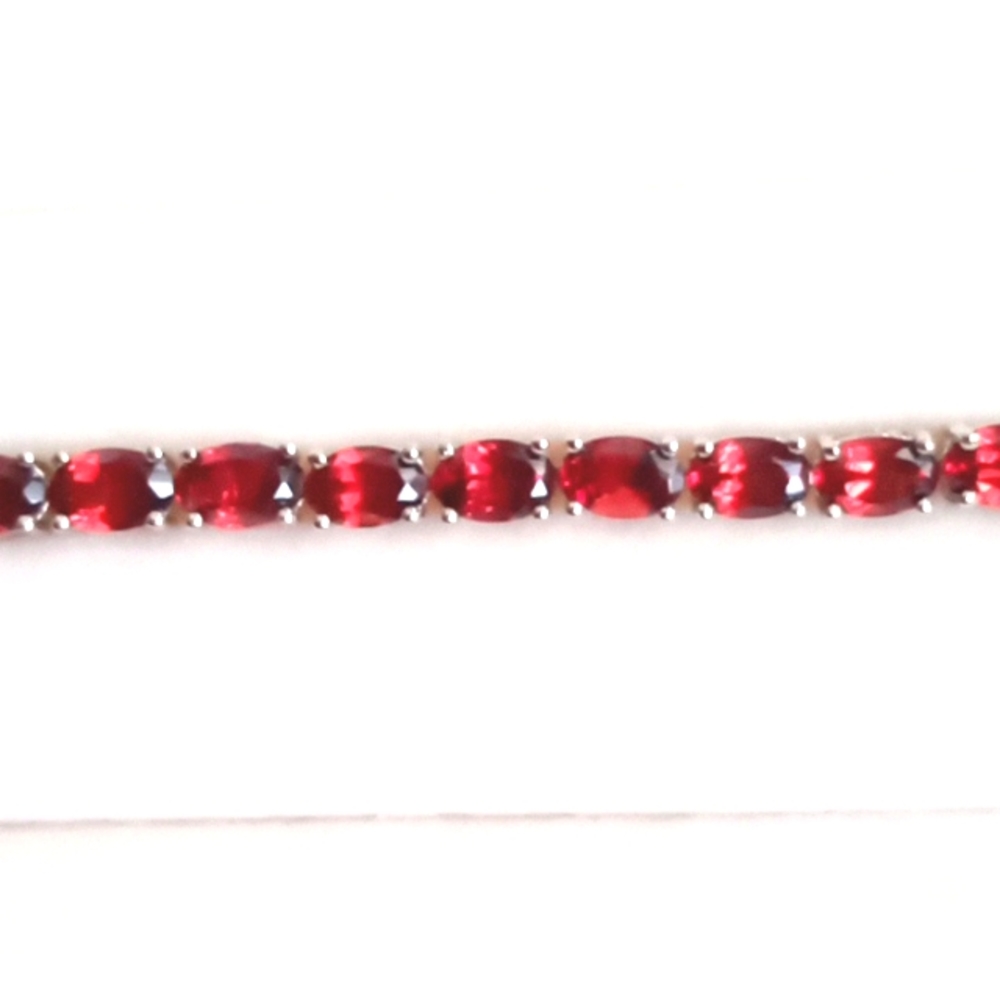 MOZAMBIQUE GARNET, NATURAL WHITE ZIRCON BRACELET - Picture 1 of 10